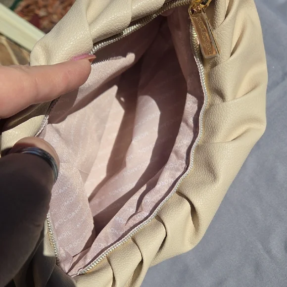 Moroccanoil Soft Cream Cosmetic Pouch - Picture 5 of 10